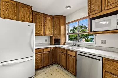 20 Linnell Avenue, Napa, CA 94559 - Photo 11