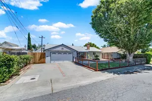 221 S 8th St, Dixon, CA 95620 - Photo 7