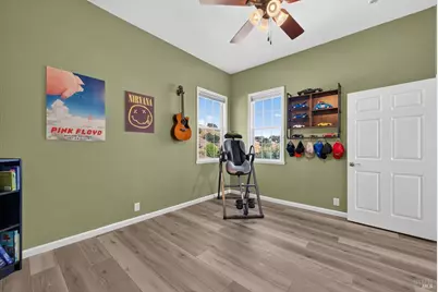 3928 Sierra Vista Drive, Vacaville, CA 95688 - Photo 59