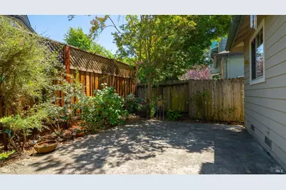950 Wright Street, Santa Rosa, CA 95404 - Photo 31
