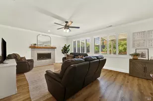 818 Westgate Dr, Vacaville, CA 95687 - Photo 3