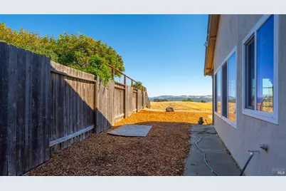 91 Banbury Way, Benicia, CA 94510 - Photo 25