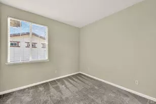 911 Walden Ct, Fairfield, CA 94533 - Photo 33