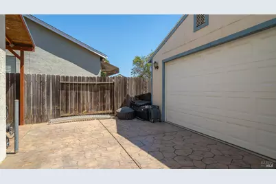 393 Limerick Way, Vacaville, CA 95688 - Photo 45