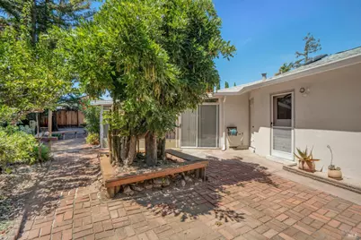 385 Lakeview Drive, Napa, CA 94559 - Photo 39