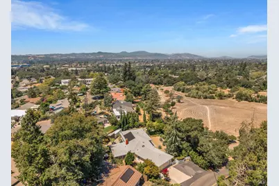 385 Lakeview Drive, Napa, CA 94559 - Photo 51