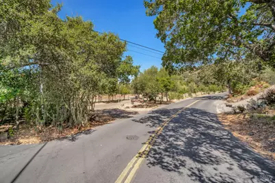 385 Lakeview Drive, Napa, CA 94559 - Photo 45