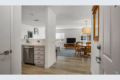 530 Entrada Drive #202, Novato, CA 94949 - Photo 3