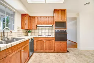 2324 Roberto St, Napa, CA 94558 - Photo 13