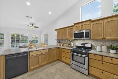 712 Ashford Court, Vacaville, CA 95687 - Photo 23