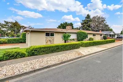 2081 Coronado Avenue, Napa, CA 94559 - Photo 3