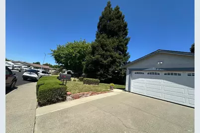 107 Greg Court, Vacaville, CA 95687 - Photo 3