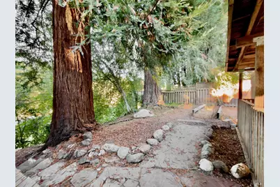 2001 Redwood Drive, Healdsburg, CA 95448 - Photo 15