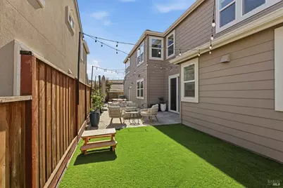 547 Sapphire Street, Petaluma, CA 94952 - Photo 63