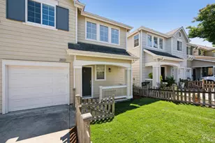 2032 Easton Dr, Petaluma, CA 94952 - Photo 29