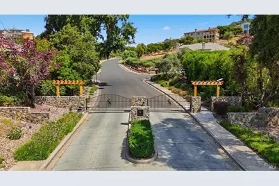 1167 Castle Oaks Drive, Napa, CA 94558 - Photo 3
