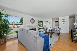 2 Oakhurst Pl, Santa Rosa, CA 95409 - Photo 7