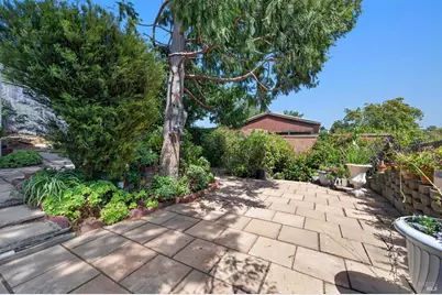 81 Buena Vista, Benicia, CA 94510 - Photo 27