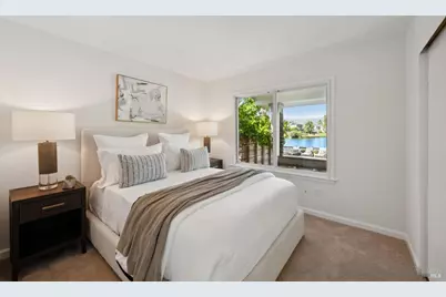8 Del Oro Lagoon, Novato, CA 94949 - Photo 15