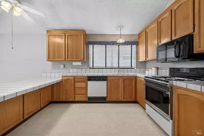 1409 Magnolia Avenue, Rohnert Park, CA 94928 - Photo 15