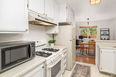 2 Pinewood Lane, Novato, CA 94947 - Photo 17
