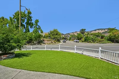 258 San Carlos Way, Novato, CA 94945 - Photo 3