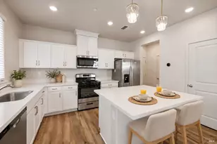 128 Clownfish St, Suisun City, CA 94585 - Photo 5