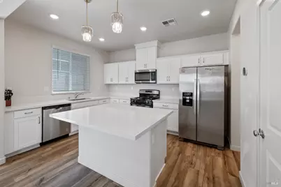 128 Clownfish Street, Suisun City, CA 94585 - Photo 5