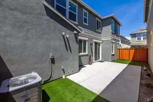 128 Clownfish St, Suisun City, CA 94585 - Photo 25