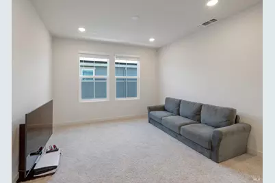 128 Clownfish Street, Suisun City, CA 94585 - Photo 17