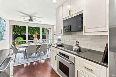 54 Surrey Lane, San Rafael, CA 94903 - Photo 9