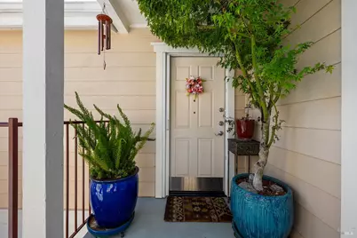 530 Entrada Drive #201, Novato, CA 94949 - Photo 3