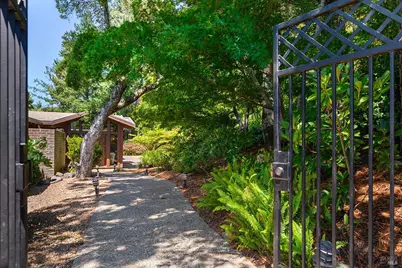 40 Blue Ridge Road, Kentfield, CA 94904 - Photo 3