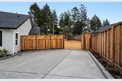 2016 Eagle Court, Santa Rosa, CA 95403 - Photo 43