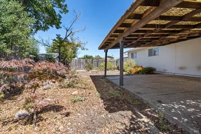 7555 Beverly Drive, Rohnert Park, CA 94928 - Photo 25