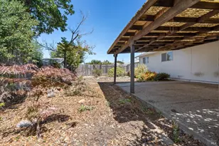 7555 Beverly Dr, Rohnert Park, CA 94928 - Photo 25