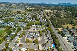 2038 Red Oak Cir, Santa Rosa, CA 95403 - Photo 33
