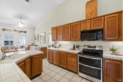 207 Laurelwood Way, Vacaville, CA 95687 - Photo 33
