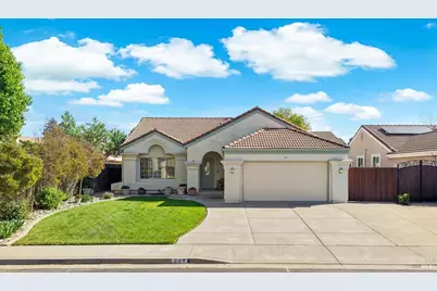 207 Laurelwood Way, Vacaville, CA 95687 - Photo 3