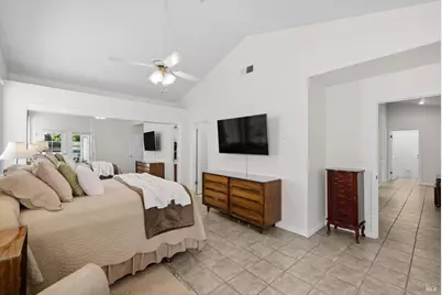 207 Laurelwood Way, Vacaville, CA 95687 - Photo 35