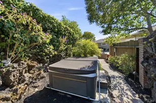 8 Marina Ct Dr, San Rafael, CA 94901 - Photo 33