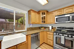832 Vassar Dr, Vacaville, CA 95687 - Photo 31