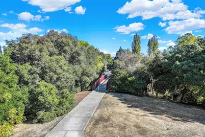 1084 Creekside Drive, Vacaville, CA 95687 - Photo 85