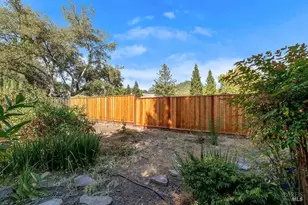 424 Greens Dr, Healdsburg, CA 95448 - Photo 33