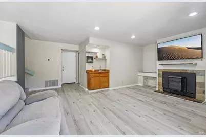 989 Suffolk Way, Fairfield, CA 94533 - Photo 9