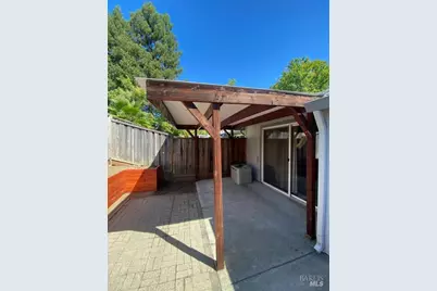221 Elbridge Avenue #D, Cloverdale, CA 95425 - Photo 11