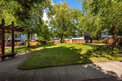 2317 Cross Avenue, Santa Rosa, CA 95401 - Photo 33