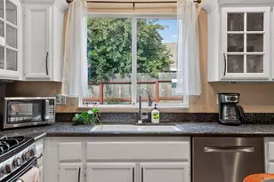 1610 W H St, Dixon, CA 95620 - Photo 9
