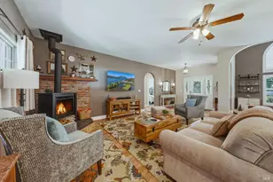 21410 Valley Oak Dr, Middletown, CA 95461 - Photo 7