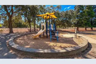 637 Beelard Drive, Vacaville, CA 95687 - Photo 37